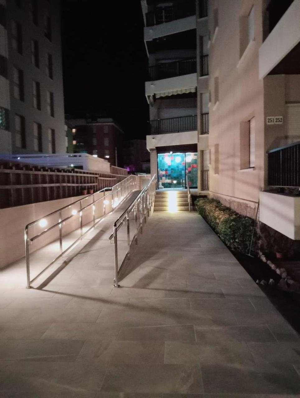 Espectaculares Vistas Al Mar En Segur De Calafell Apartment Екстериор снимка