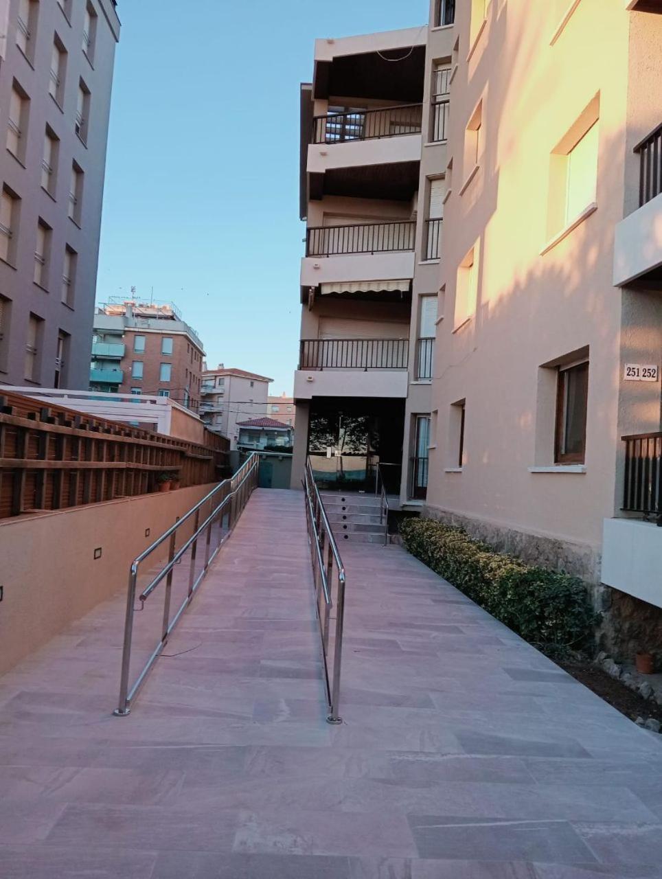 Espectaculares Vistas Al Mar En Segur De Calafell Apartment Екстериор снимка